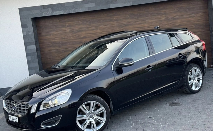 Volvo V60 cena 37900 przebieg: 248521, rok produkcji 2011 z Radom małe 352